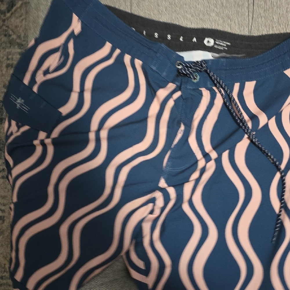 4 Pairs Of POLO, HUK And Vissla Swimming Trunks XL And 36W - Picture 5 of 5